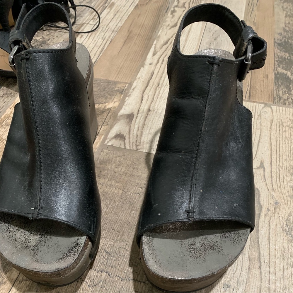 OTBT BLACK WEDGES BRAND NEW